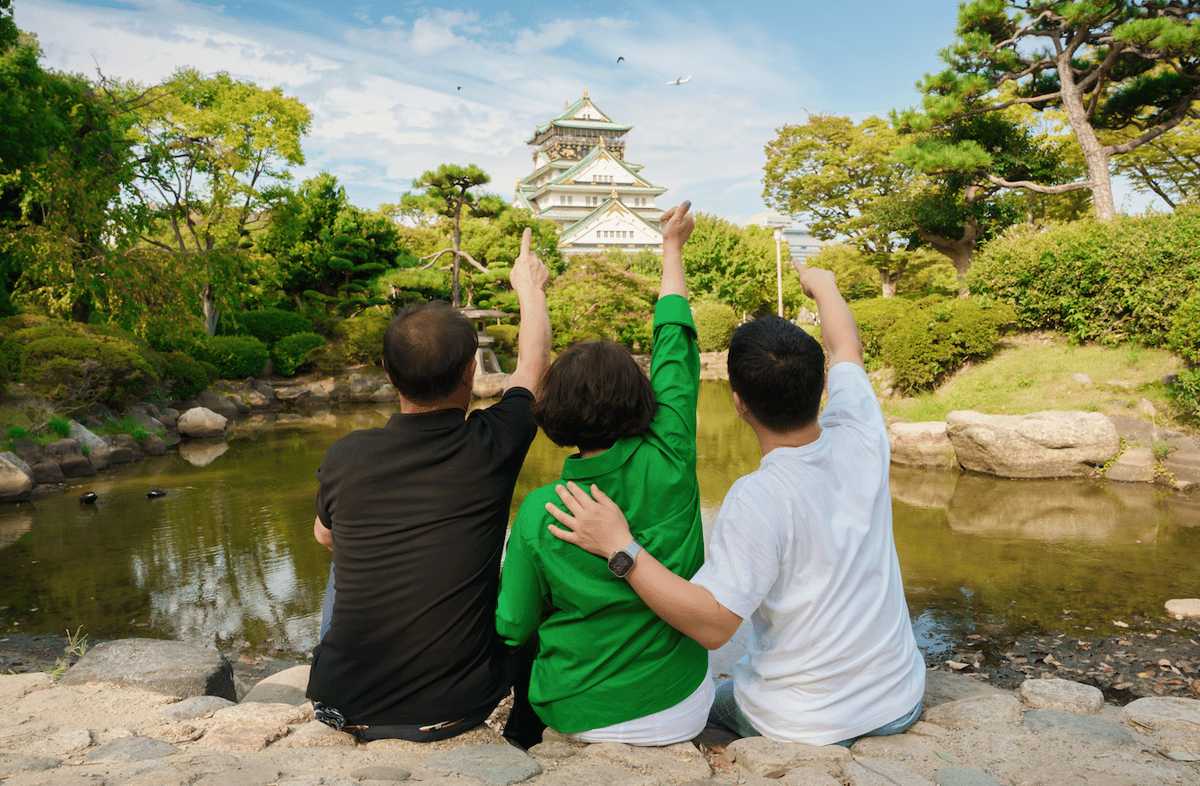 1 Hour Private Photoshoot in Tenma, Kyobashi, and Osaka Castle - Image 1