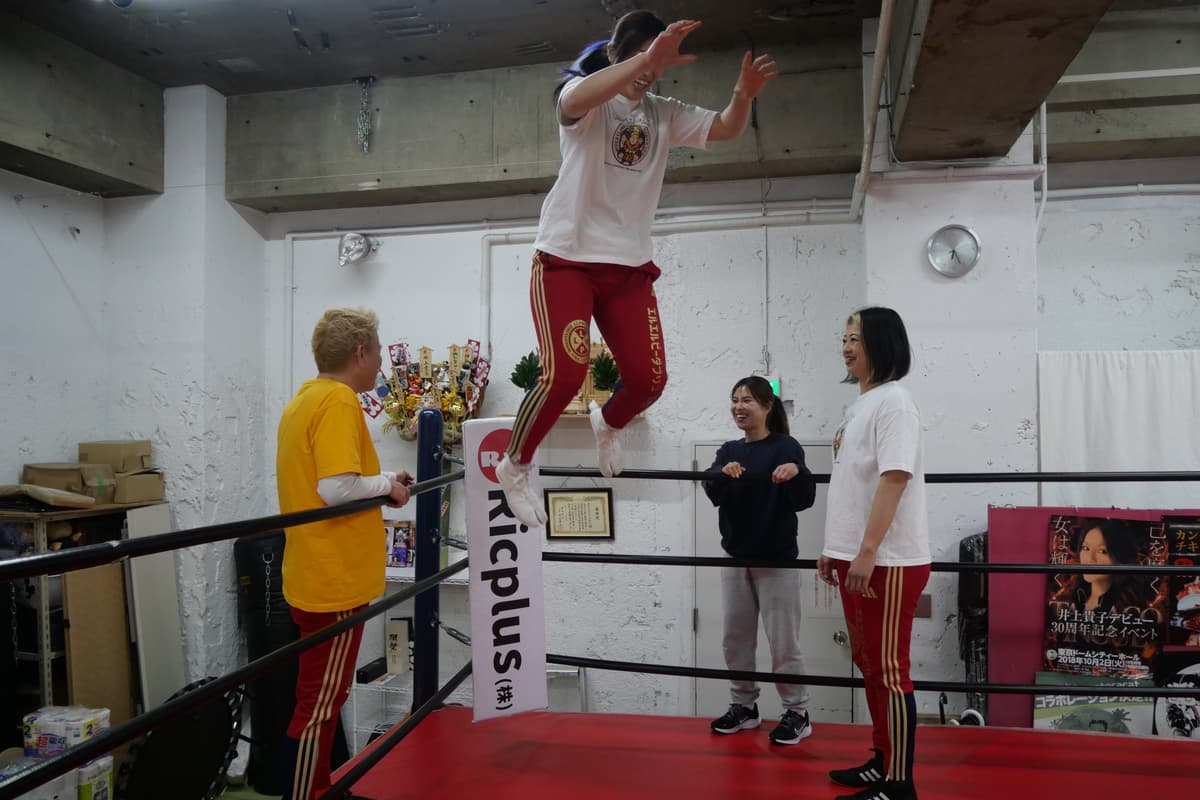 Pengalaman Gulat Profesional di LLPW-X Dojo - Image 2