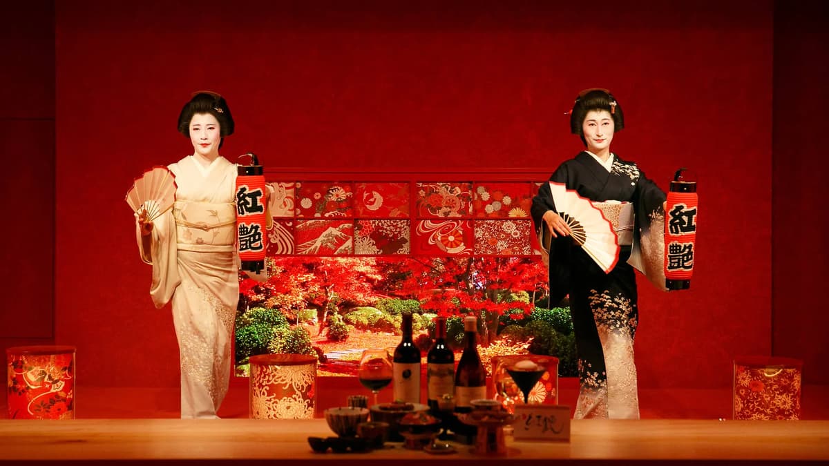 Geisha Dinner Show & Ozashiki-Asobi at Benitsuya in Shinbashi - Image 3