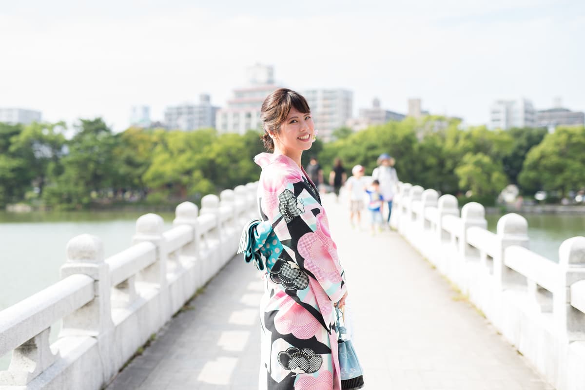1 Hour Private Photoshoot in Hakata - Image 2