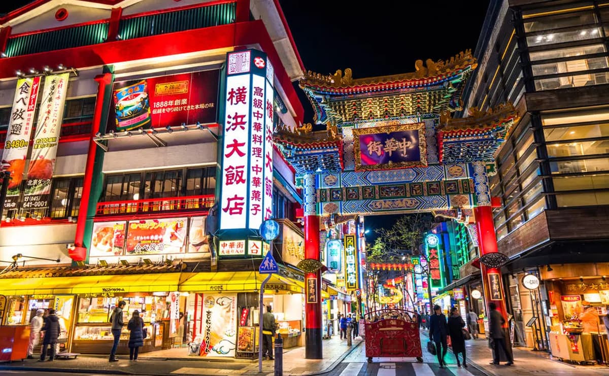 Yokohama Chinatown, Motomachi, Yamashita Park Area Bar Hopping Night Tour - Image 6