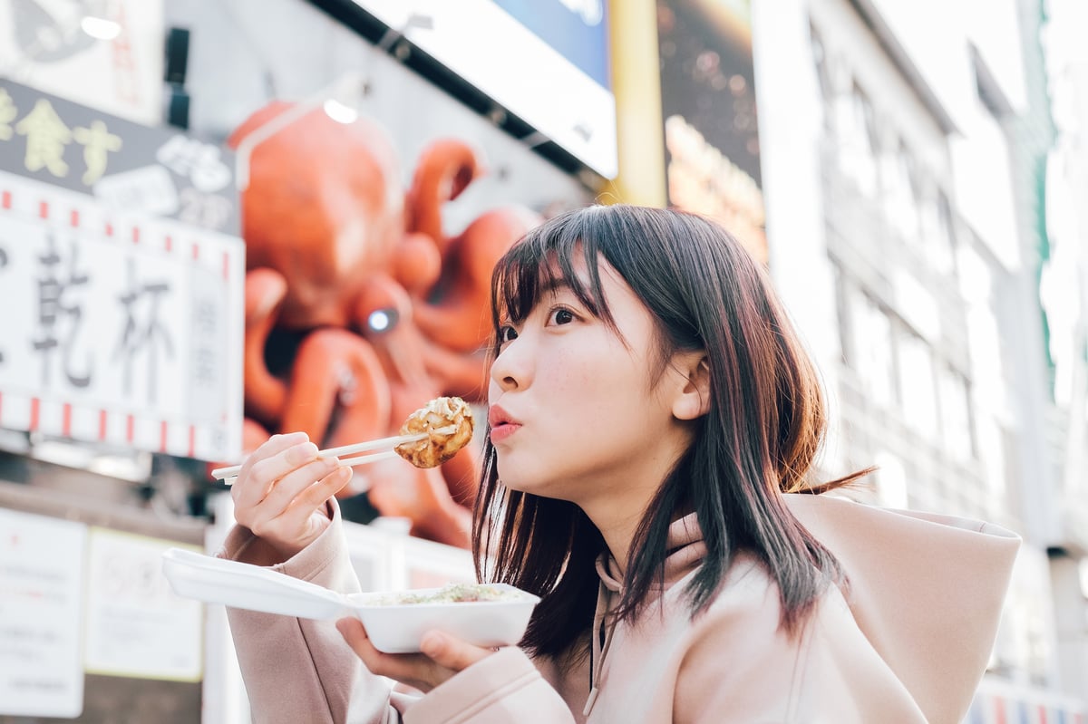 Osaka’s Must-Visit Landmark Walking Tour - Image 1