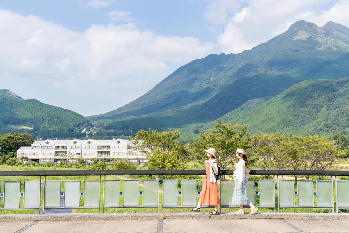 1 Hour Private Photoshoot in Oita - Image 2