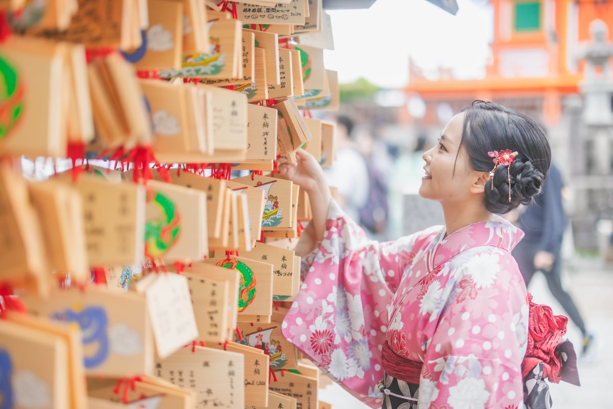 1 Hour Private Photoshoot in Hakata - Image 3