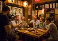 Asakusa: ¡Captura la Noche de Tokio! - Thumbnail 3