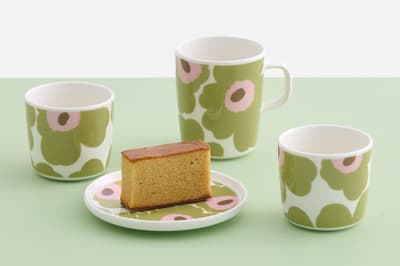 La nueva colección para el hogar Unikko de Marimekko en verde amarillento y rosa suave se lanza exclusivamente en Japón; los pedidos anticipados comienzan el 16 de enero en Rakuten Fashion
