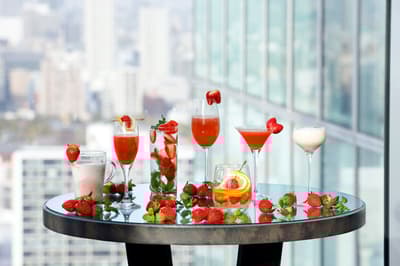 El Osaka Marriott Miyako Hotel Lanza una Promoción de Barra Libre de Cócteles de Fresa de Temporada