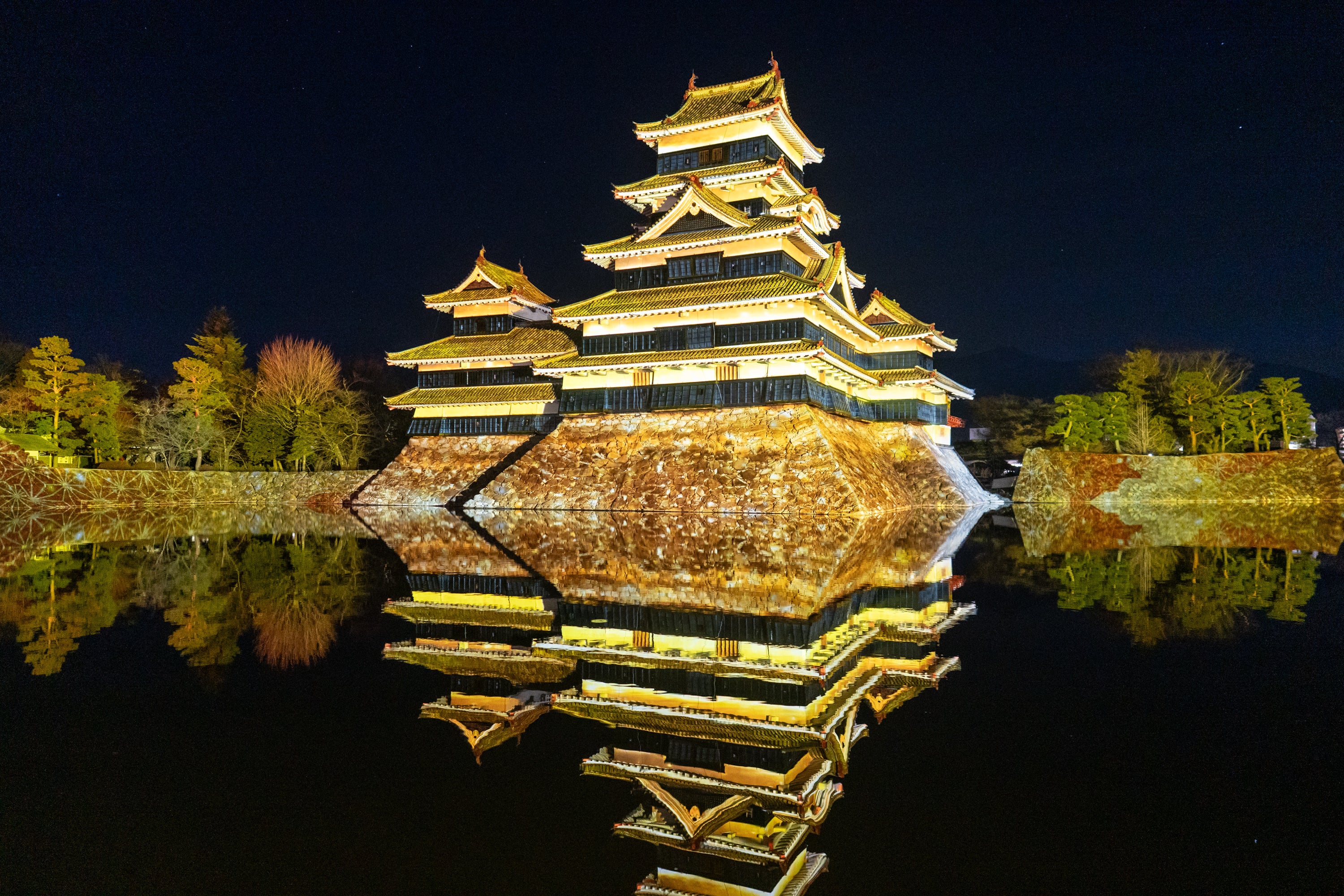 การฉายภาพ National Treasure Matsumoto Castle Tower Projection Mapping 2025-2026 ยอดผู้เข้าชมทะลุ 100,000 คน