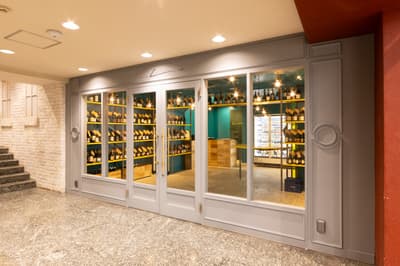 Liquor Shop LE เปิดที่ Atre Ueno วันที่ 2 มกราคม 2026 – ไวน์กว่า 600 รายการ ราคาเริ่มต้น 3,000 เยน คัดสรรโดยทีมซอมเมอลิเยร์จาก Ginza L'écrin