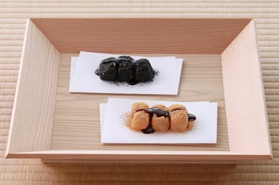 가노 쇼주안의 대표 화과자 "아카이" 60주년 기념, 새로운 흑깨 맛 등장