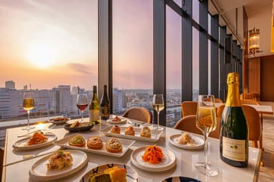 도시의 번잡함을 잊는 특별한 순간 — 칸데오 호텔즈 우쓰노미야에 SKY BAR LOUNGE 오픈