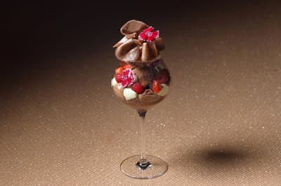 오사카 메리어트 미야코 호텔, 올겨울 스카이 라운지에서 기간 한정 초콜릿 파르페 공개