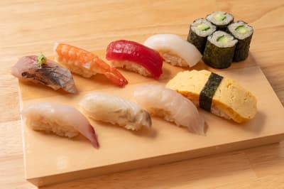 Sushi en Japón: guía práctica de tipos, etiqueta y dónde comer