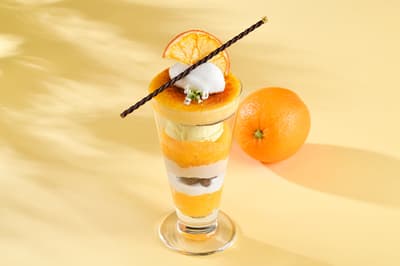 Coffee House The Café โรงแรม New Grand เสิร์ฟเมนูพาร์เฟต์ส้มคิโยะมิ (Kiyomi Orange Parfait) รับฤดูใบไม้ผลิ