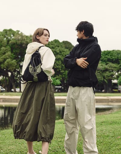 HUNTER relanza la colección Travel para primavera/verano de 2026 con nuevos bolsos multifunción