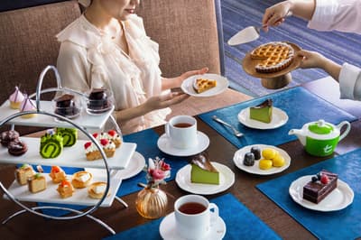 Timeless Sweets Take the Sky at Hilton Fukuoka Sea Hawk's "Evergreen" Afternoon Tea