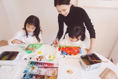 Atelier Étoile Hosts Children's Workshop for "Where Horses Meet Flowers" Exhibition at Daimaru Tokyo
