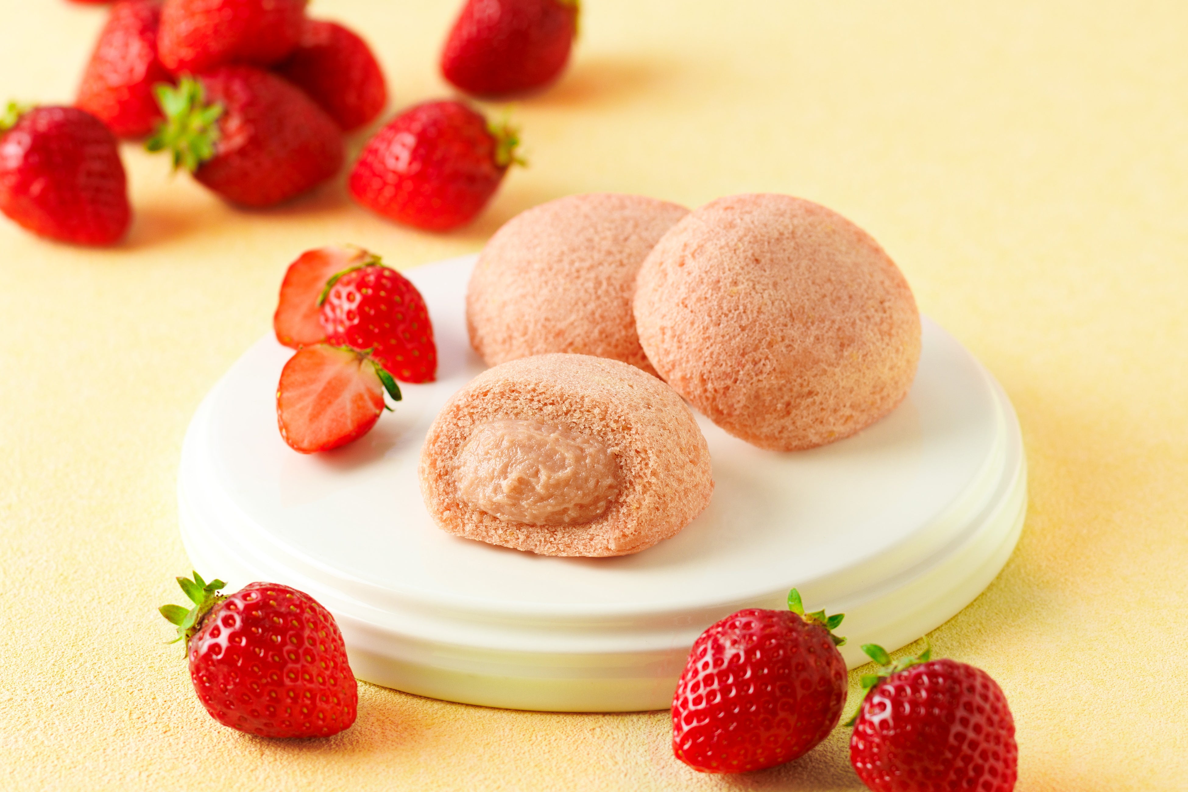 I LOVE CUSTARD NEUFNEUF เปิดตัวเค้กคัสตาร์ดสตรอว์เบอร์รีอะมาโอะรุ่นลิมิเต็ดอิดิชั่นในฮากาตะ