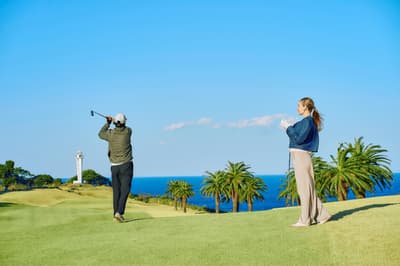 สนามกอล์ฟโรงแรมคาวานะ: ทัวร์รถกอล์ฟและมินิกอล์ฟบนสนามแข่งขันวิวสวยงาม