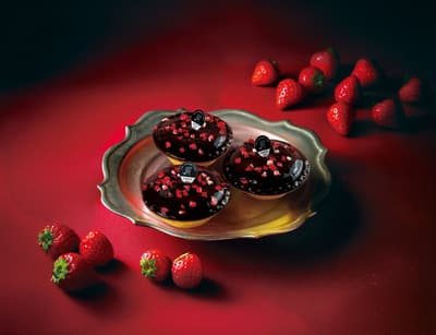 신사이바시 PABLO 미니 오페라 출시 – 발렌타인데이에 어울리는 고급스러운 치즈 타르트