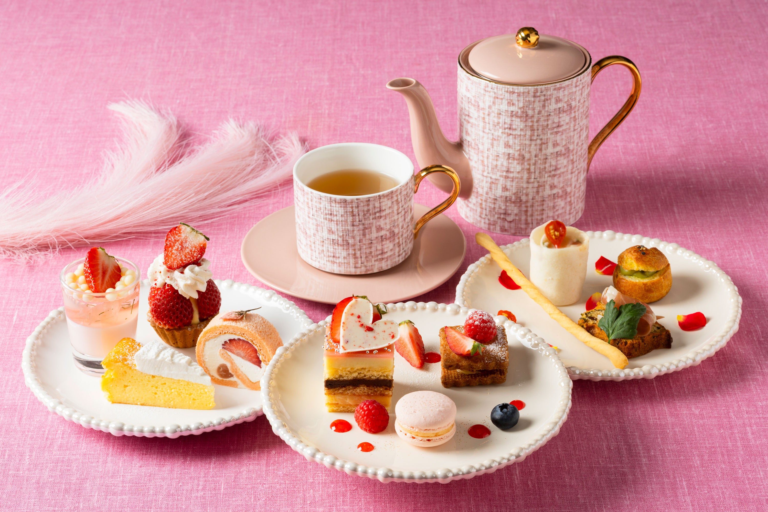 1일 10명 한정 - 뉴 오타니 인 삿포로 딸기 & 벚꽃 애프터눈 티 세트