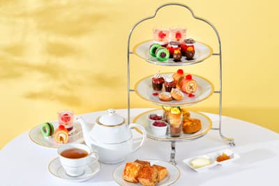 El Rosado Salón de Té de la Tarde del Hotel New Grand Florece en La Terrasse para la Primavera de 2026