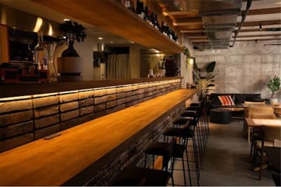 신주쿠 BISTRO CHURA, 추운 계절을 맞아 시나몬과 오렌지를 넣은 기간 한정 오리지널 뱅쇼 출시