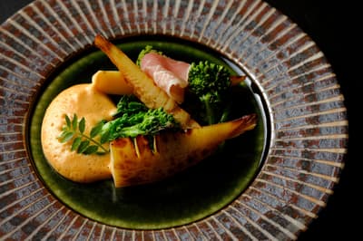 京都柏悦酒店八坂餐厅推出春季限定午餐及晚餐菜单