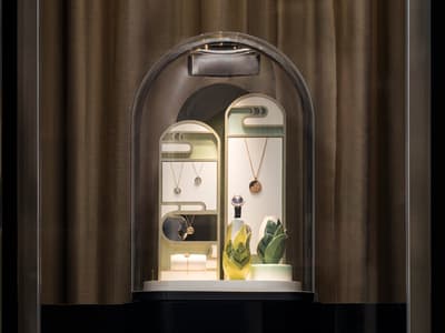 Van Cleef & Arpels Design Scholarship Award Winner's Window Display at Six Boutiques Across Japan