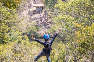 GRAND CHARIOT Hokuto-shichisei 135° ประกาศบัตร Zip Line Retry แบบจำกัดจำนวนเดือนกุมภาพันธ์สำหรับแขกห้องพัก Crayon Shin-chan Collaboration Room