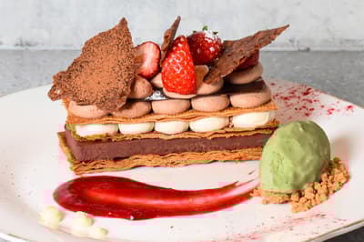 Minimal推出春季限定草莓千層酥，採用稀有哥倫比亞可可