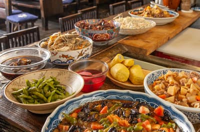 Arashiyama Bamboo Grove Guide -- Tenryu-ji, Togetsukyo Bridge, and the Best of Western Kyoto