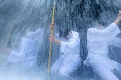 Setelah Sauna, “Mandi Air Terjun” Sedang Naik Daun — TAKIGO Menawarkan Pengalaman Autentik 90 Menit dari Tokyo