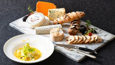 El restaurante RPR en el piso 19 del Royal Pines Hotel Urawa presenta la feria World Cheese Tour "FERMIER" del 16 de enero al 19 de febrero