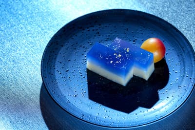 The CHOYA Ginza BAR Launches Seasonal Wagashi Dessert "Umemomo no Yokan Hoshizora to Tsukiakari"