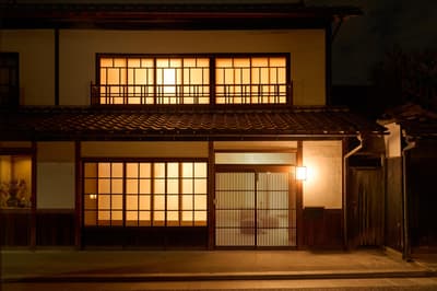 新型传统住宿设施“HAKUHA”在仓敷美观历史街区开业