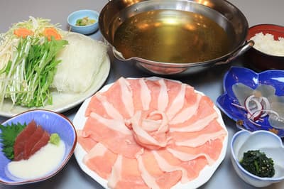 "Fuji Chobo no Yu Yurari" Day-Trip Hot Spring Launches Spring-Limited Menus