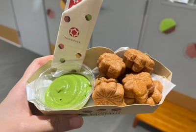 Miyajima Omotesando Shopping Street: Street Food Tour in Hiroshima for 3000 JPY
