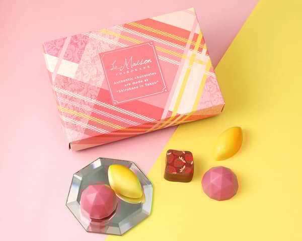 Amaou Strawberry & Setouchi Lemon Chocolat ¥1,080 (tax included)