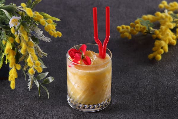 칵테일 “에클라 – 광채 –”