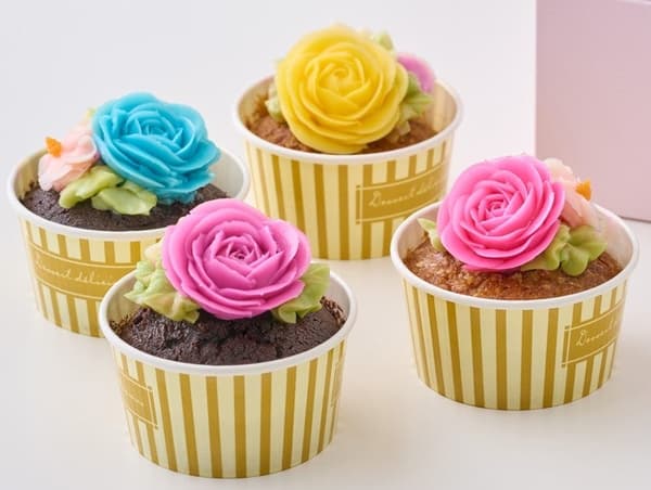 Flower Picnic Cafe cupcakes