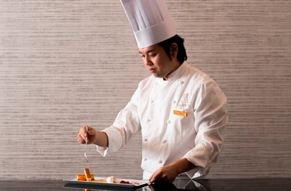 Pastry Chef Yuji Takahashi