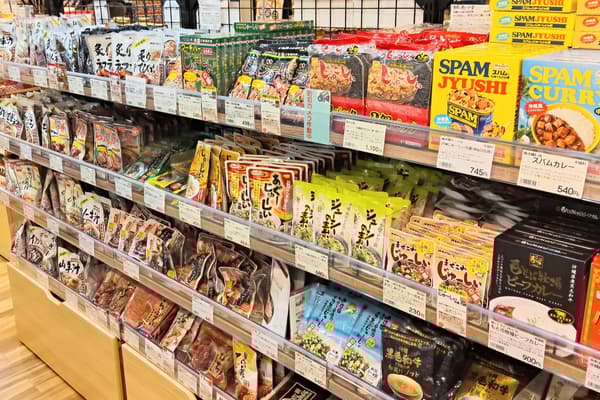 Juicy mix and soba toppings (meats, etc.) are well-stocked!