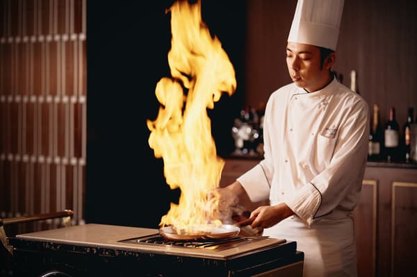 Actuación de flambé del chef