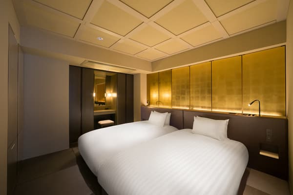 ห้องนอนของห้องเซ็นโกคุมีการตกแต่งภายในสีทองที่หรูหรา