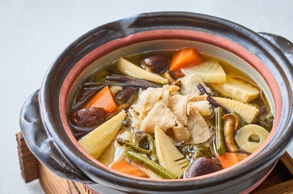 Pork belly and wild vegetables hot pot