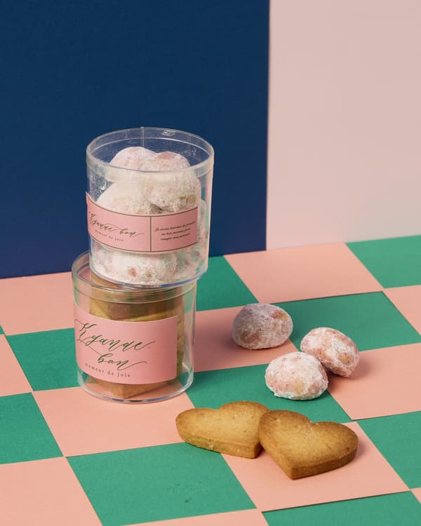 kyanae.bon (top) Raspberry Polvorones (7 pieces) ¥897, (bottom) Salt Sable (7 pieces) ¥832