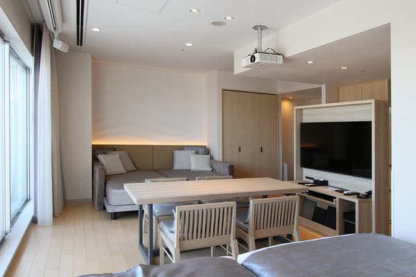 Secret base with cute friends, highly popular with children