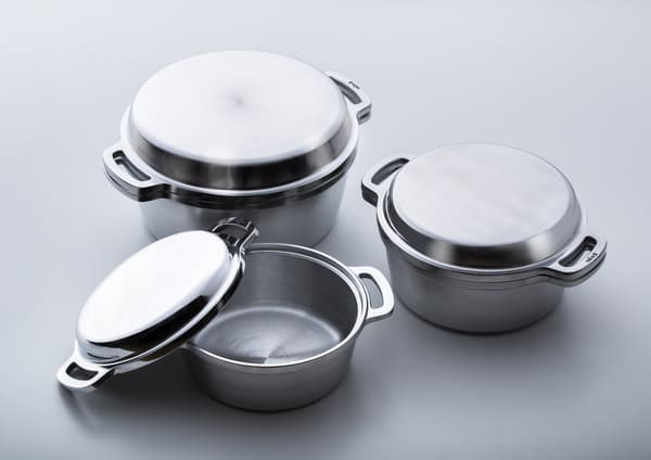 Olla sin agua HAL Musui (18 cm) ¥15.180, (20 cm) ¥17.380, (24 cm) ¥19.580