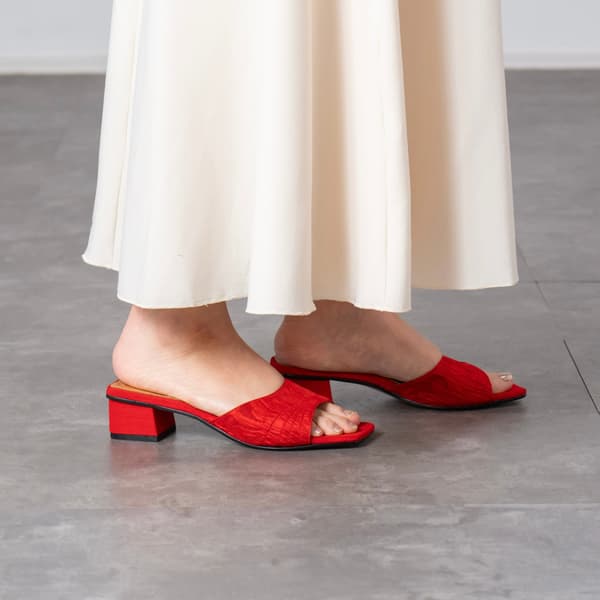 Relier81 product lineup featuring upcycled kimono and obi materials